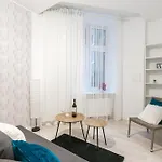 Taczaka Apartments Center
